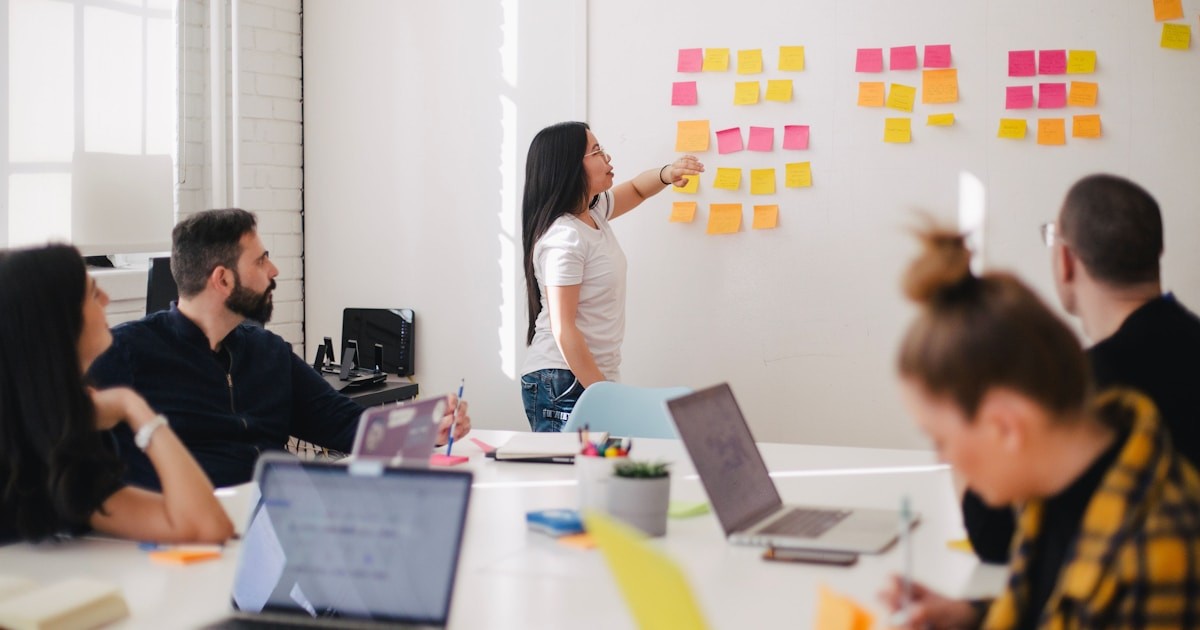 Lead Nurturing con IA para Pymes 2026 - Guía Clientelia